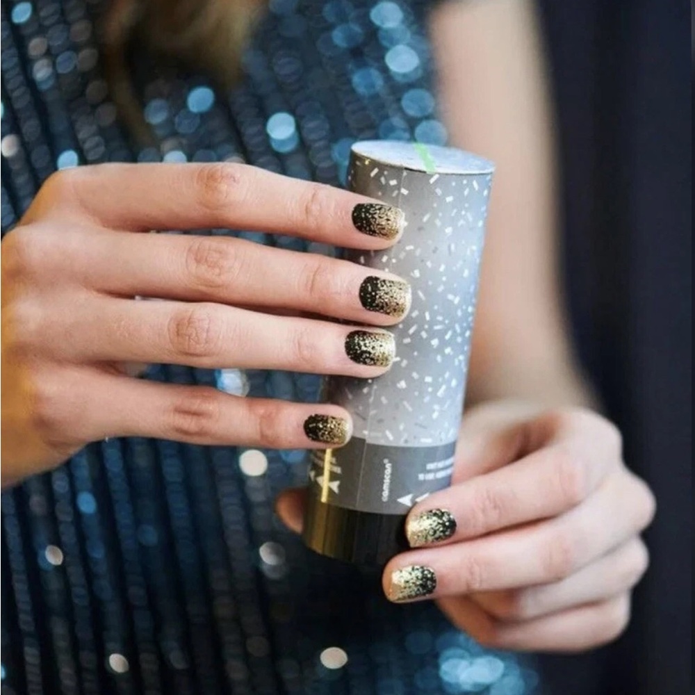 *Retired* Color Street: Ring It In | Black Gold Glitter Gradient Party Sparkle - Picture 7 of 14